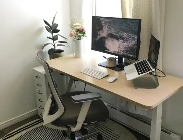 Bureau à la maison pour le télétravail